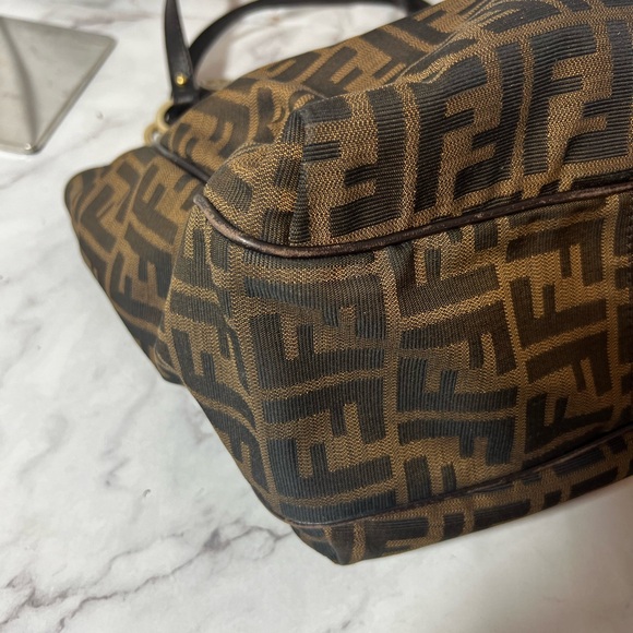 GUC Fendi Canvas Zucca Chef's Tote - Picture 5 of 15